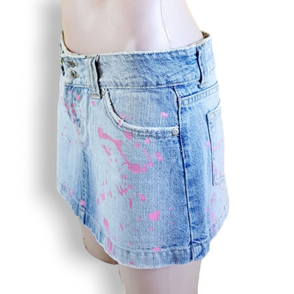 Y2k blue denim mini/ short skirt with pink splash paint print BUBBLEGUM AU 8-10 - Picture 2 of 6